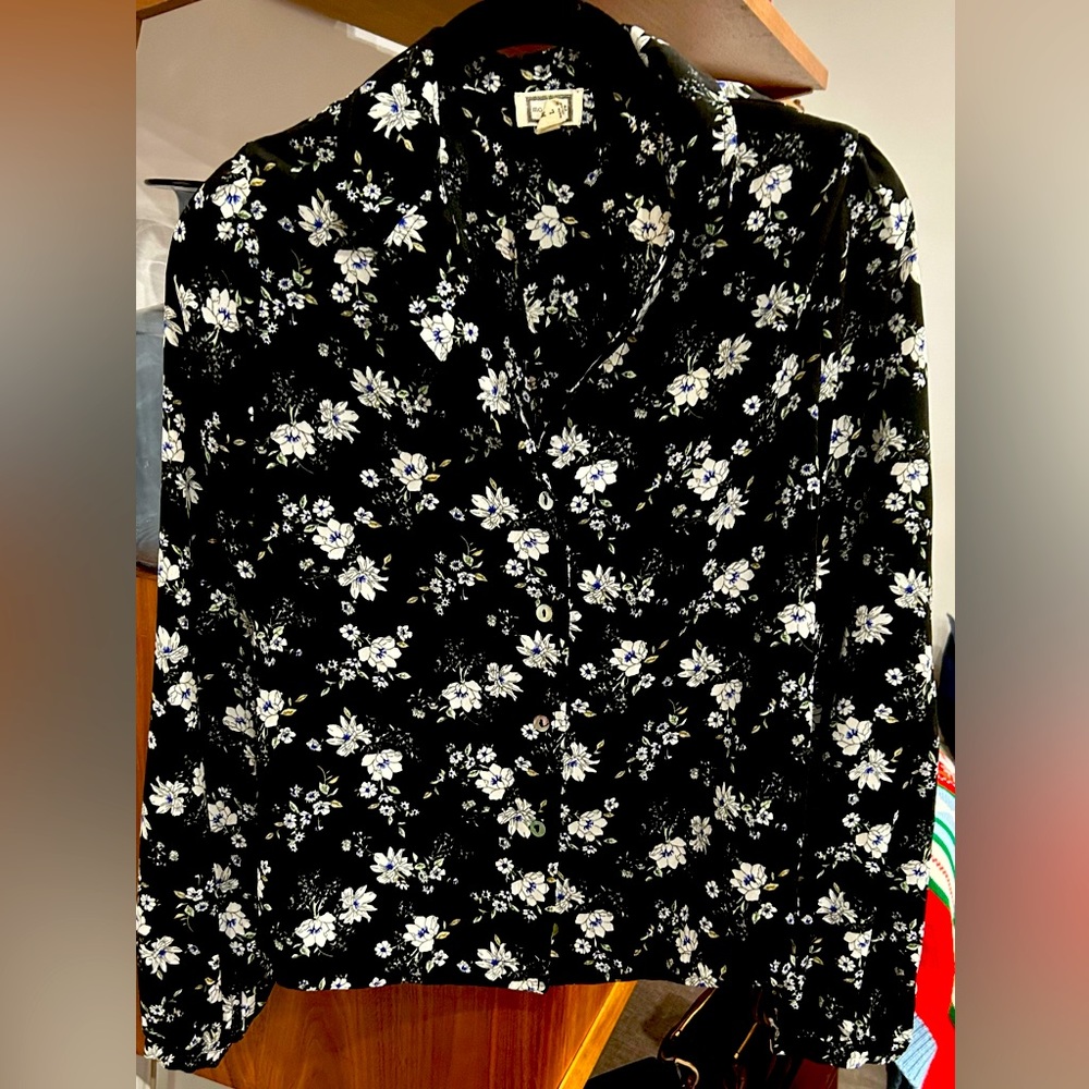 Mo Vint Floral Blouse